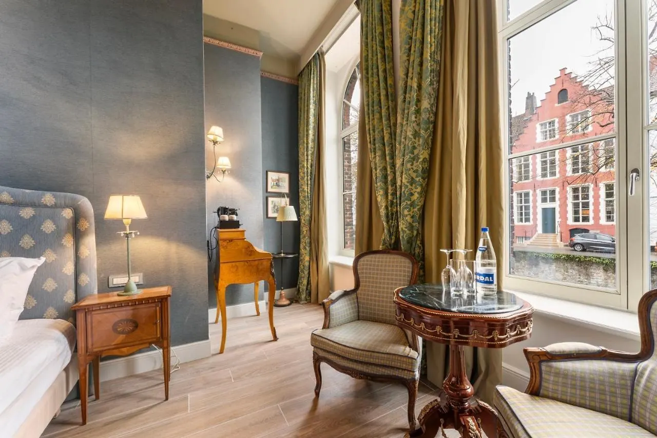 Canal Suites Bruges 4*,