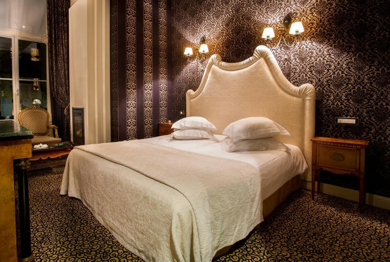 Canal Suites 브뤼헤 4*,